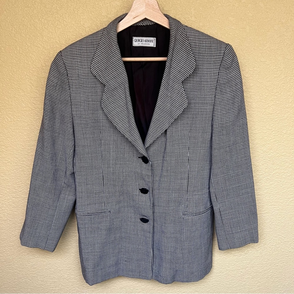 Vintage Giorgio Armani Women's Black and White Blazed 100% Virgin Wool